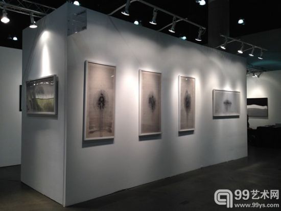 厘米画廊中国艺术家赵露参展